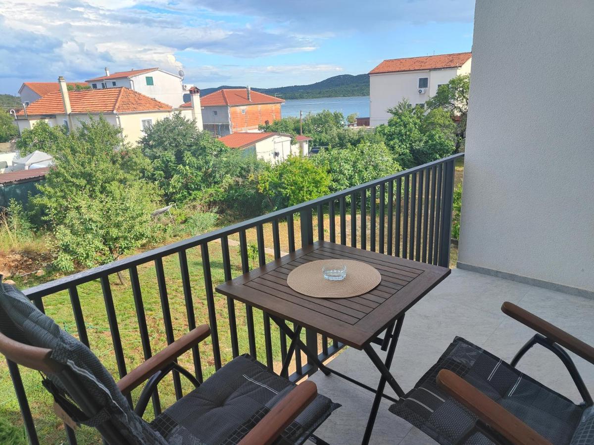 Apartments Grape Пироваць Екстер'єр фото