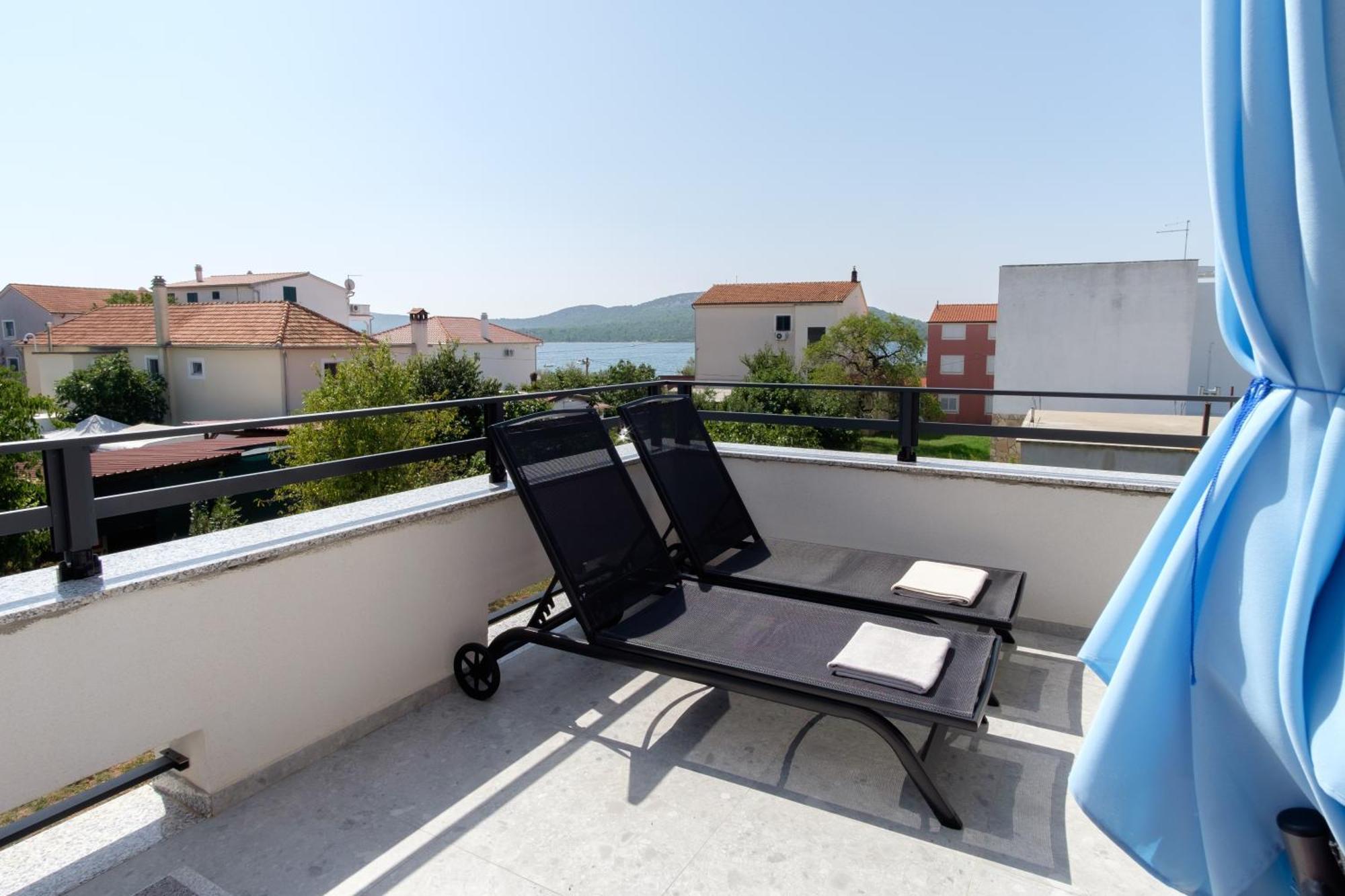 Apartments Grape Пироваць Екстер'єр фото